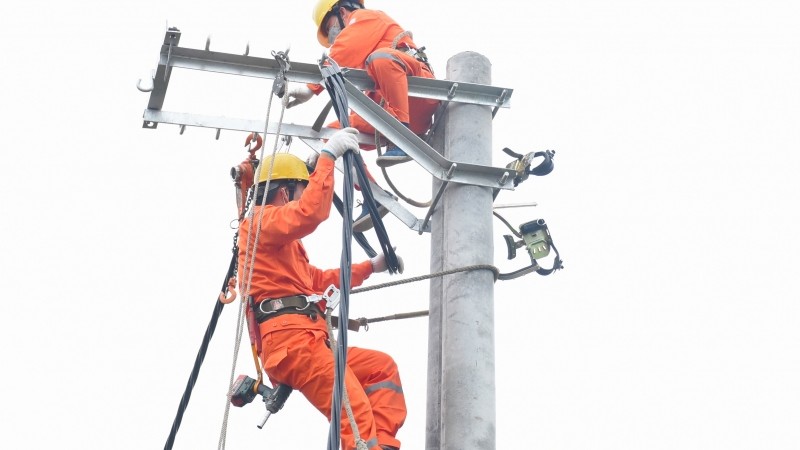 Bộ Công Thương lên tiếng về thông tin doanh nghiệp được đề nghị tự nguyện giảm mức tiêu thụ điện