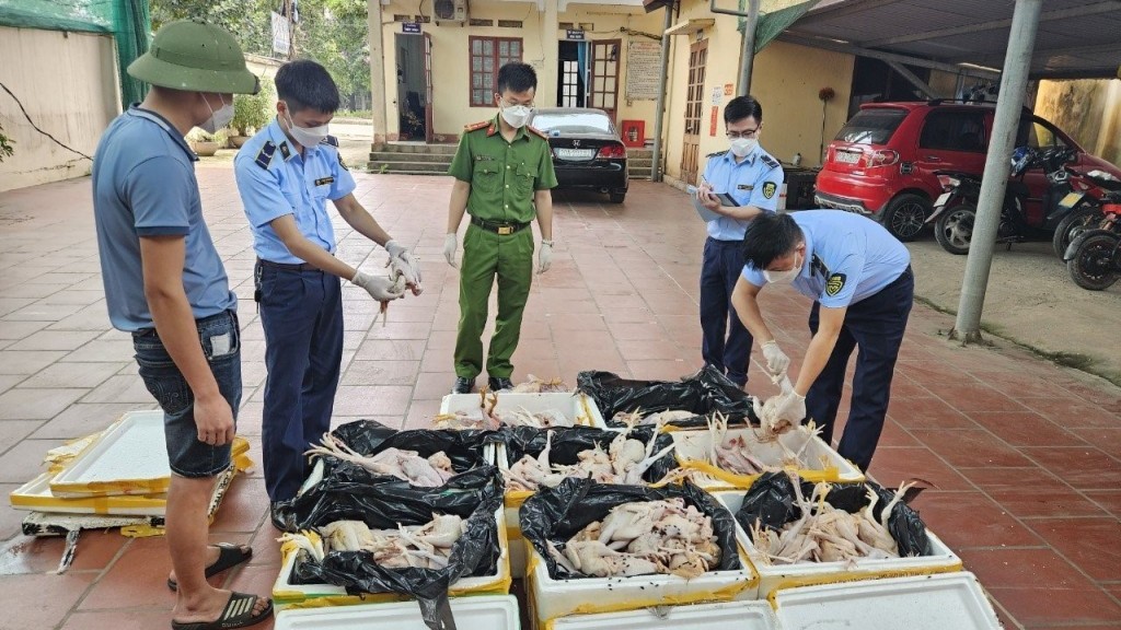 Phát hiện gần 200kg thịt gà không rõ xuất xứ tại Thái Nguyên
