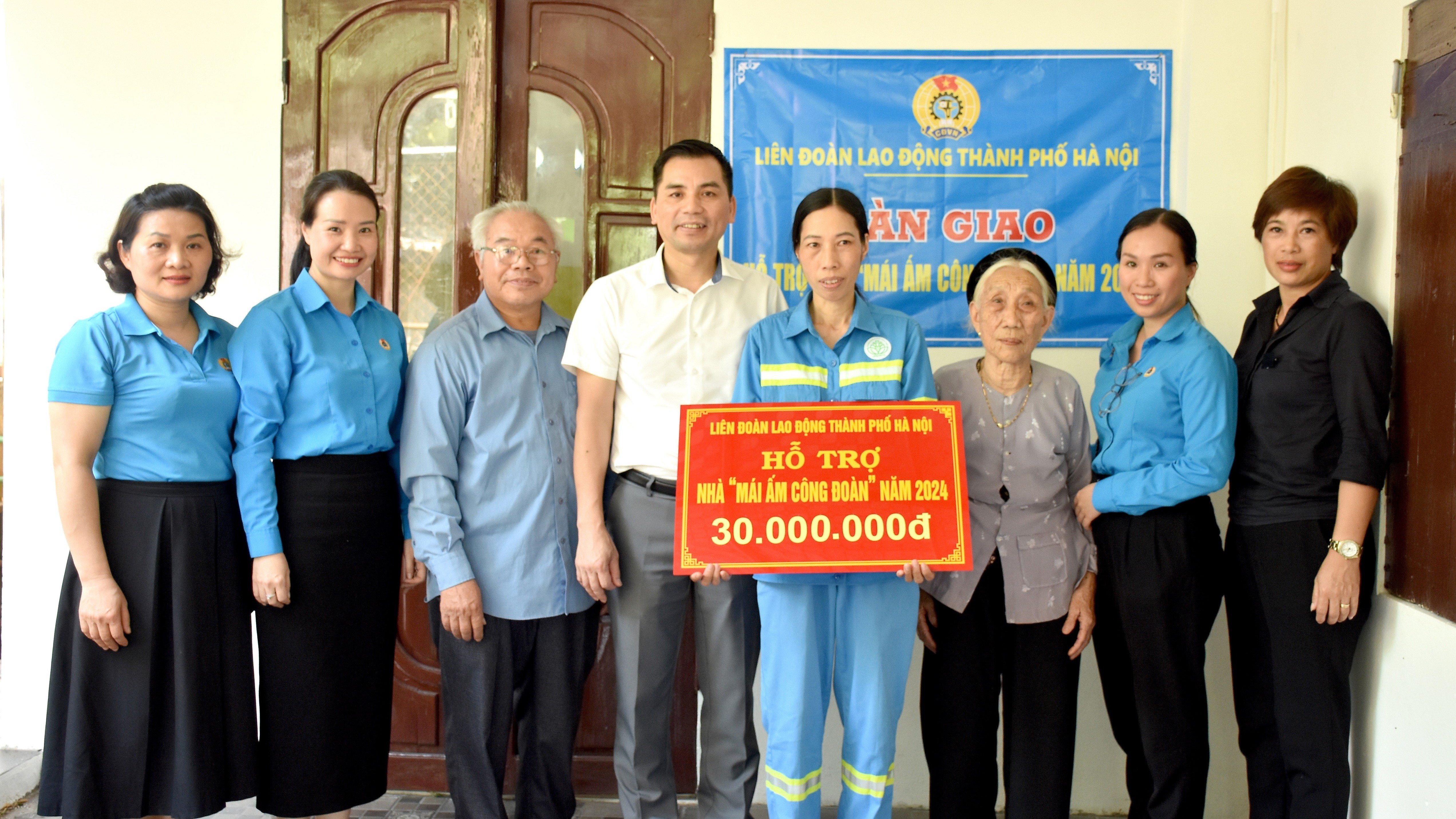 Trao hỗ trợ “Mái ấm Công đoàn” cho đoàn viên ngành Xây dựng Hà Nội