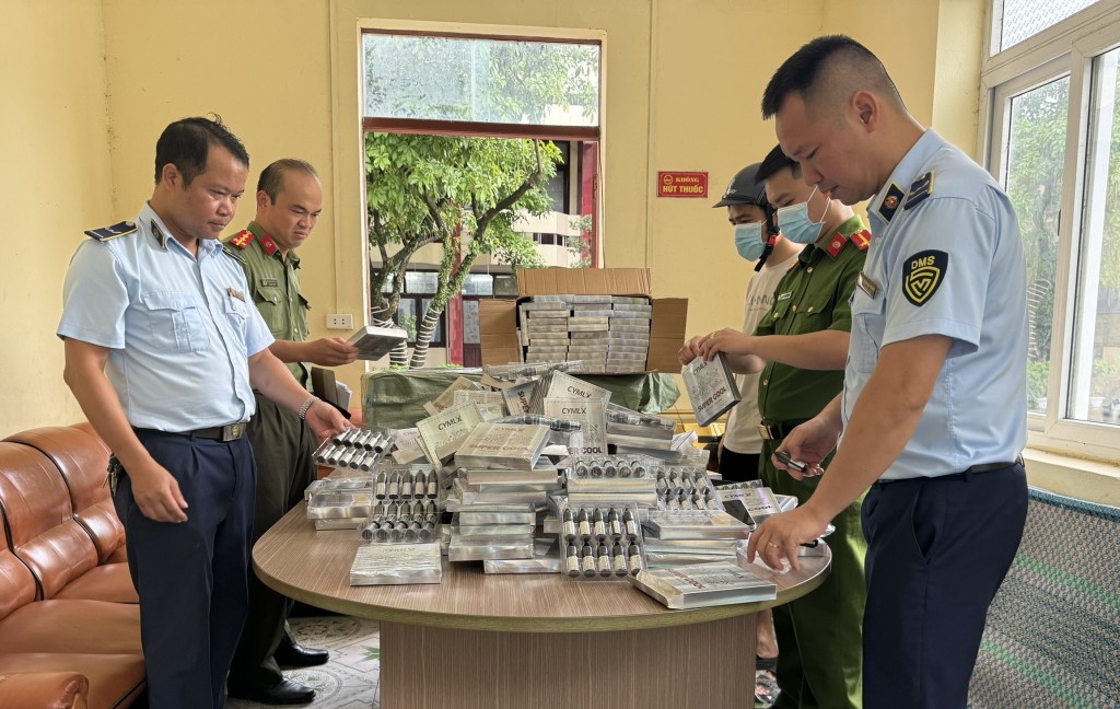 Thu giữ gần 5.400 sản phẩm thuốc lá điện tử tại Móng Cái