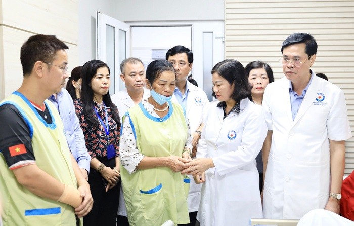 Lãnh đạo thành phố Hà Nội thăm hỏi, động viên gia đình nạn nhân vụ cháy ở 207 phố Định Công Hạ
