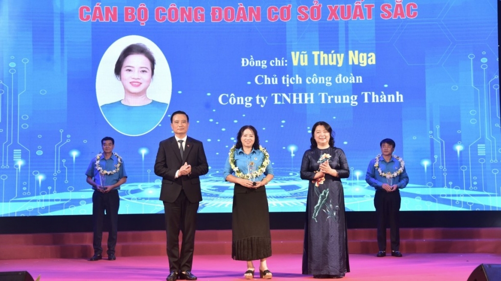 Chủ tịch Công đoàn cơ sở luôn “sắm vai” người lao động