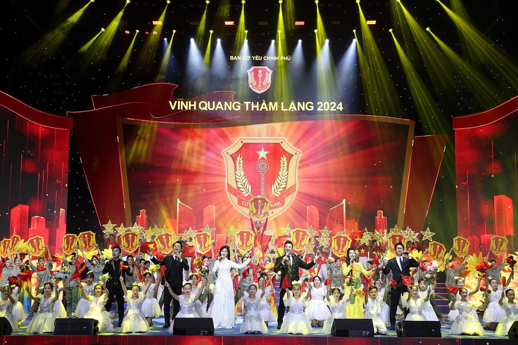 "Vinh quang thầm lặng 2024": Hành trình cảm xúc về ngành Cơ yếu Việt Nam