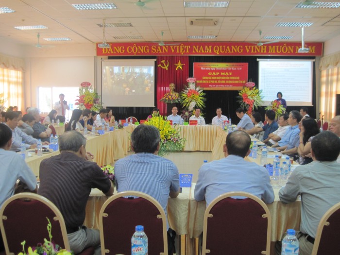 CĐ ngành Công thương Hà Nội: Tổ chức gặp mặt các doanh nhân