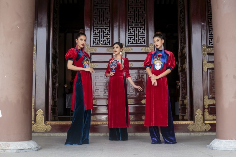 hoa hau phan thu quyen duyen dang trong ao dai dang viet muon noi