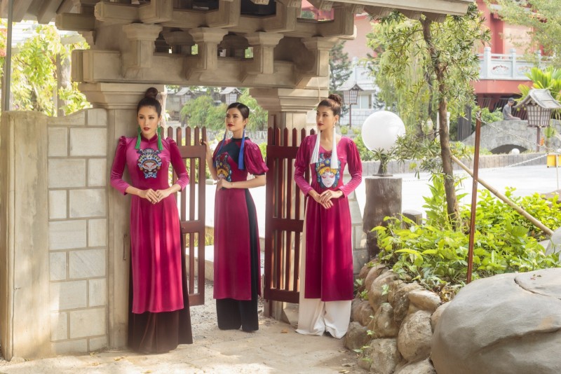 hoa hau phan thu quyen duyen dang trong ao dai dang viet muon noi