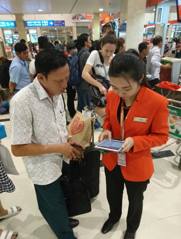 jetstar pacific trien khai check in di dong tai san bay