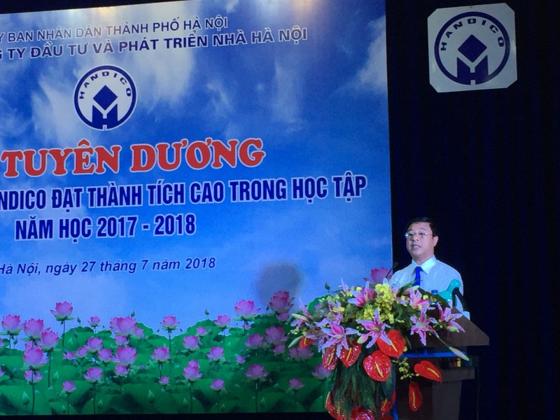 tuyen duong 82 con can bo cnvld dat thanh tich cao trong hoc tap