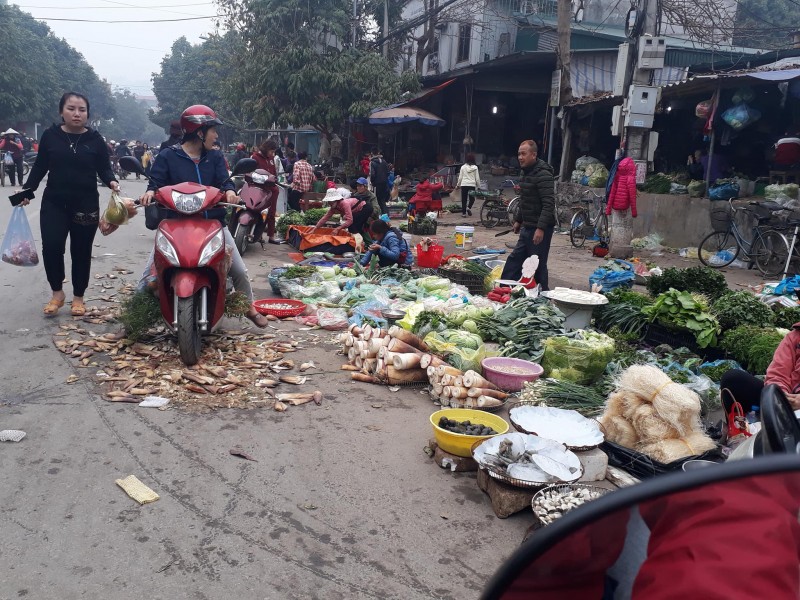 cho vo noi luu giu hon que ngay tet giua long thanh pho