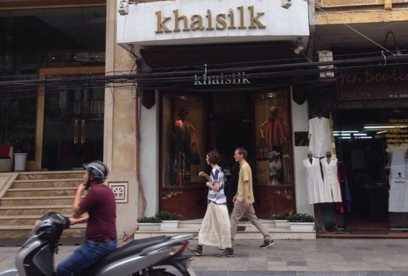 Chuyển hồ sơ vụ khăn lụa nhãn hiệu Khaisilk sang cơ quan công an