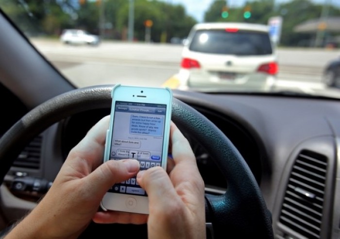 Smartphone bị cho là nguyên nhân gia tăng tai nạn giao thông