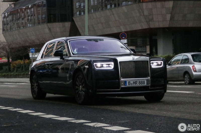 Rolls-Royce Phantom trang bị động cơ V12 6.75L tăng áp kép hoàn toàn mới