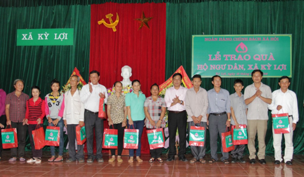 ngan hang chinh sach xa hoi ho tro ngu dan mien trung vuot kho