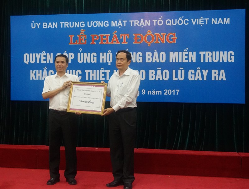 uy ban trung uong mttqvn keu goi ung ho dong bao mien trung