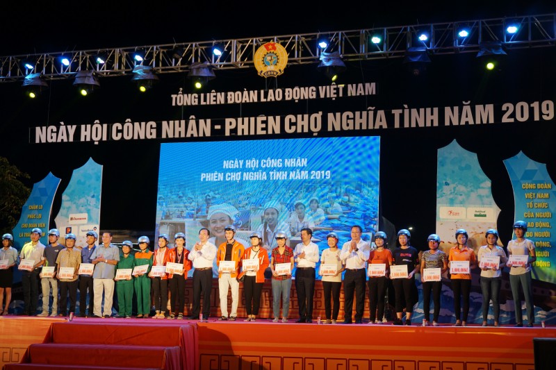 cong nhan hao huc chung vui ngay hoi cong nhan phien cho nghia tinh nam 2019