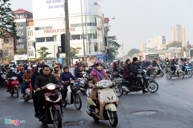 Cầu vượt trăm tỷ thành nút thắt gây ùn tắc giao thông