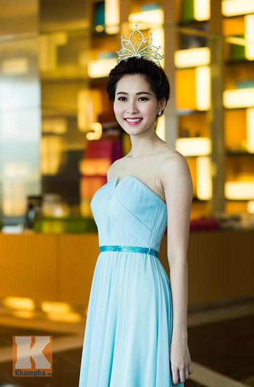 Hoa hậu Đặng Thu Thảo được ngợi khen - 3