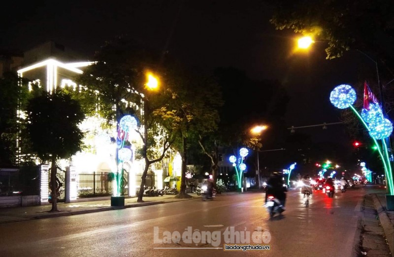 duong pho ha noi lung linh chao mung hoi nghi thuong dinh hoa ky trieu tien