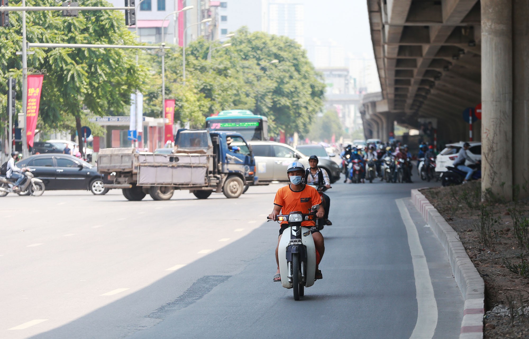 nguoi dan thu do tron nang ra sao trong luc cho den do