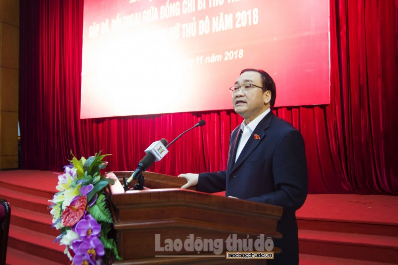 bi thu thanh uy ha noi gap go doi thoai voi dai bieu phu nu thu do