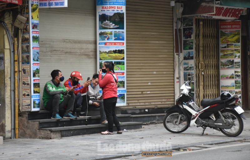 pho phuong ha noi van nhon nhip du dang cach ly xa hoi