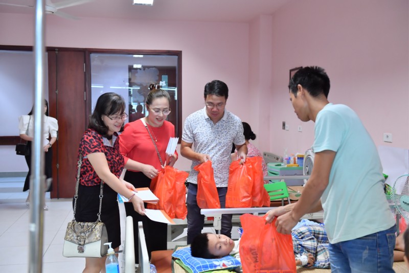 trung thu cho em 2019 chuong trinh thien nguyen cong dong doanh nhan chung tay chia se yeu thuong danh cho cac em nho co hoan canh kho khan