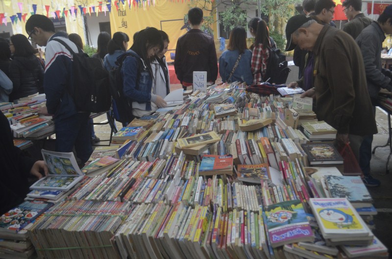 hoi sach cu ha noi chi tu 3000 dong mot cuon