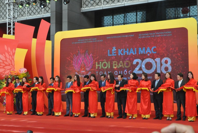 tung bung khai mac hoi bao toan quoc 2018