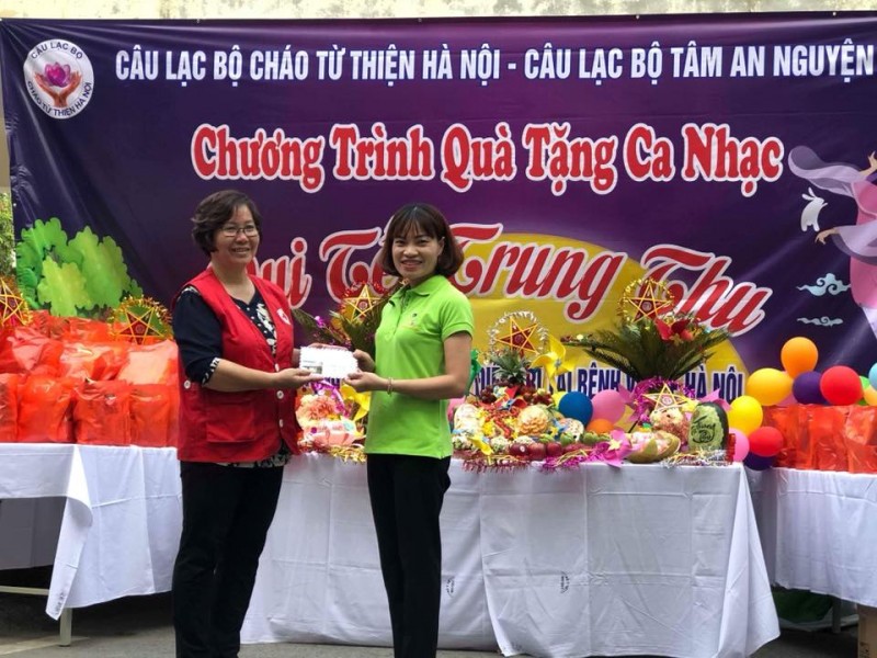 nhieu xuat qua trung thu den voi cac benh nhi tai benh vien e