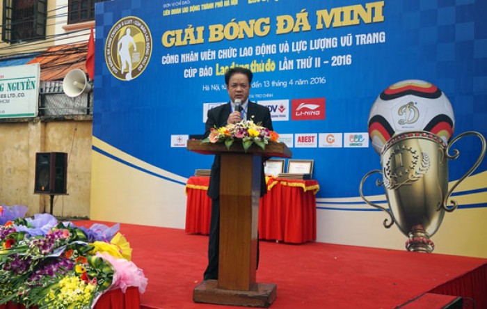 khai mac giai bong da cnvcld va llvt cup bao lao dong thu do nam 2016