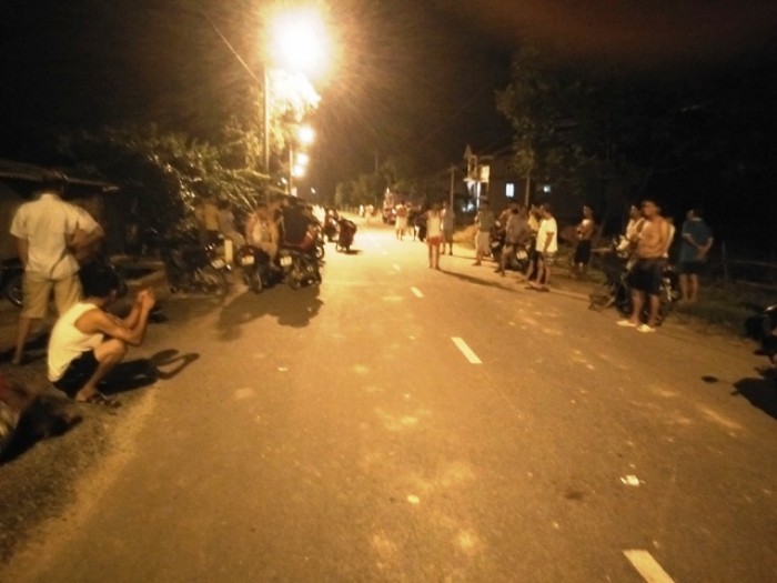Hàng trăm người dân đổ ra đường vì mất điện liên tục