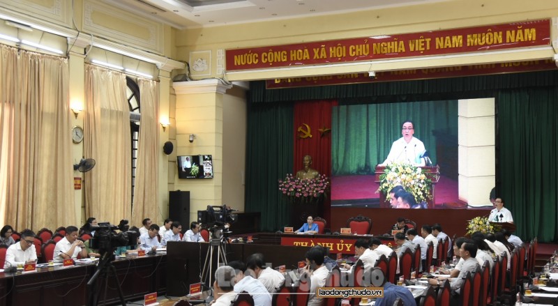 bi thu thanh uy ha noi cung vao cuoc de xay dung moi truong song lanh manh cho nguoi dan