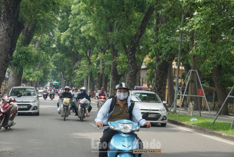 nhung tuyen pho ai cung muon ghe qua trong nhung ngay ha noi nang dinh diem