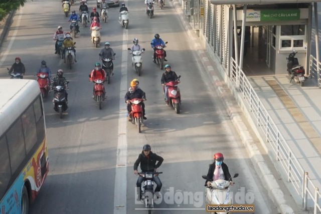 Tình trạng lấn làn xe buýt nhanh BRT diễn ra phổ biến