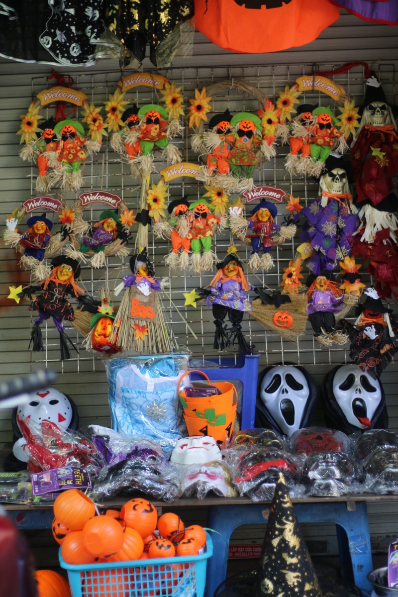 khong khi ma mi truoc le halloween tren pho do choi lon nhat ha noi