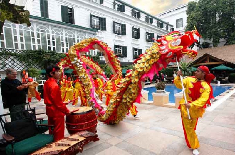 cho que tet trong khuon vien khach san hon tram tuoi