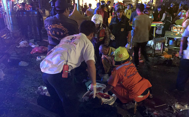 Ảnh: Bangkok ngổn ngang sau vụ nổ bom kinh hoàng - 15