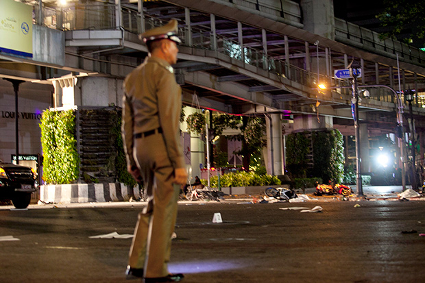 Ảnh: Bangkok ngổn ngang sau vụ nổ bom kinh hoàng - 3