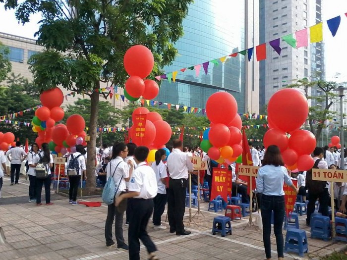 Rộn ràng Ngày hội toàn dân đưa trẻ đến trường