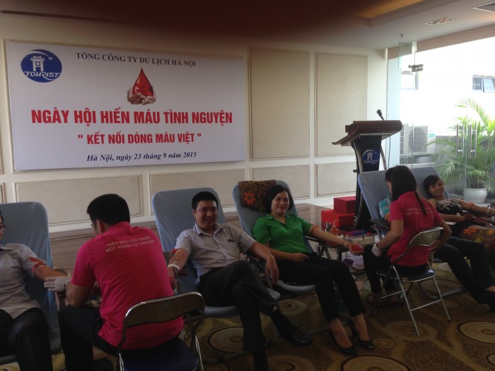 Hơn 110 CBCNV Tổng Cty Du lịch HN hiến máu cứu người