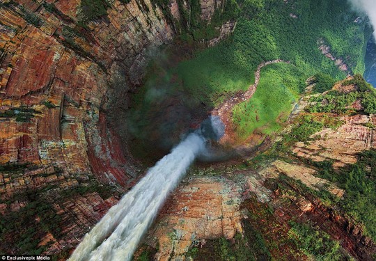 The Churun-meru (Dragon) and Cortina Falls in Venezuela: The awesome natural wonder is part of the Angel Falls in Venezuela 