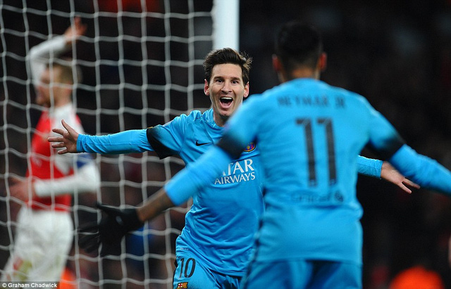 Messi đã tỏa sáng với cú đúp vào lưới Arsenal ở lượt đi