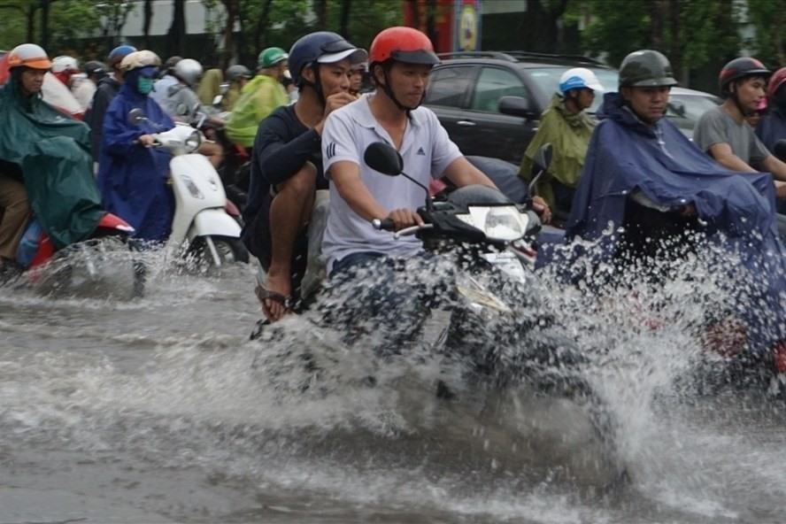 du bao thoi tiet 178 mien bac ngay lai oi nong chieu toi mua dong