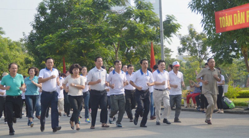 chung ket giai chay bao ha noi moi quan cau giay