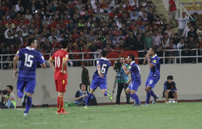 HLV Miura: ‘Cầu thủ Việt Nam buông xuôi quá sớm’