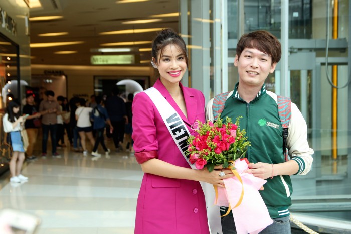 Hoa hậu Phạm Hương nhận được sự yêu mến từ fan Thái Lan