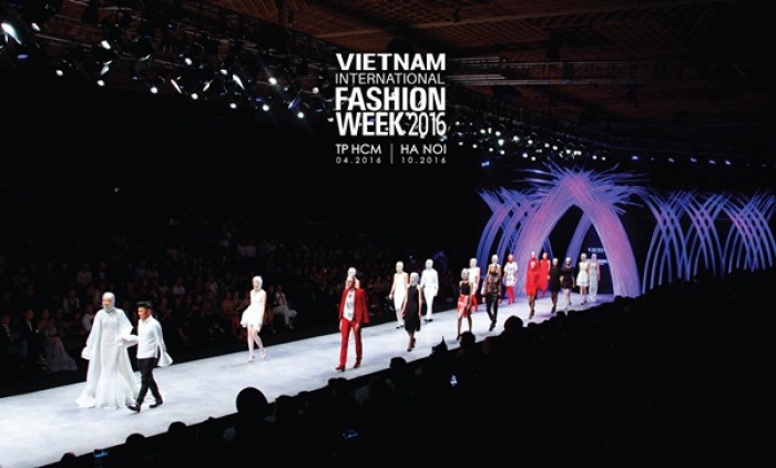 Từ năm 2016, Tuần lễ thời trang quốc tế Việt Nam tổ chức 2 mùa mỗi năm