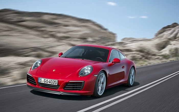 Porsche bán hơn 225.000 xe năm 2015