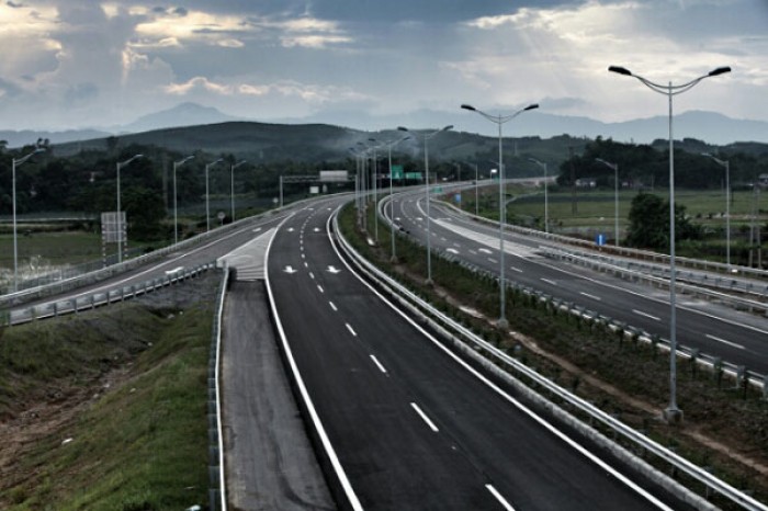 Đẩy mạnh việc xây dựng các dự án đường cao tốc