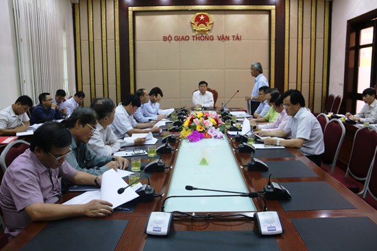 Bộ trưởng Đinh La Thăng yêu cầu trước 30/6 phải khắc phục xong hằn lún mặt đường QL1